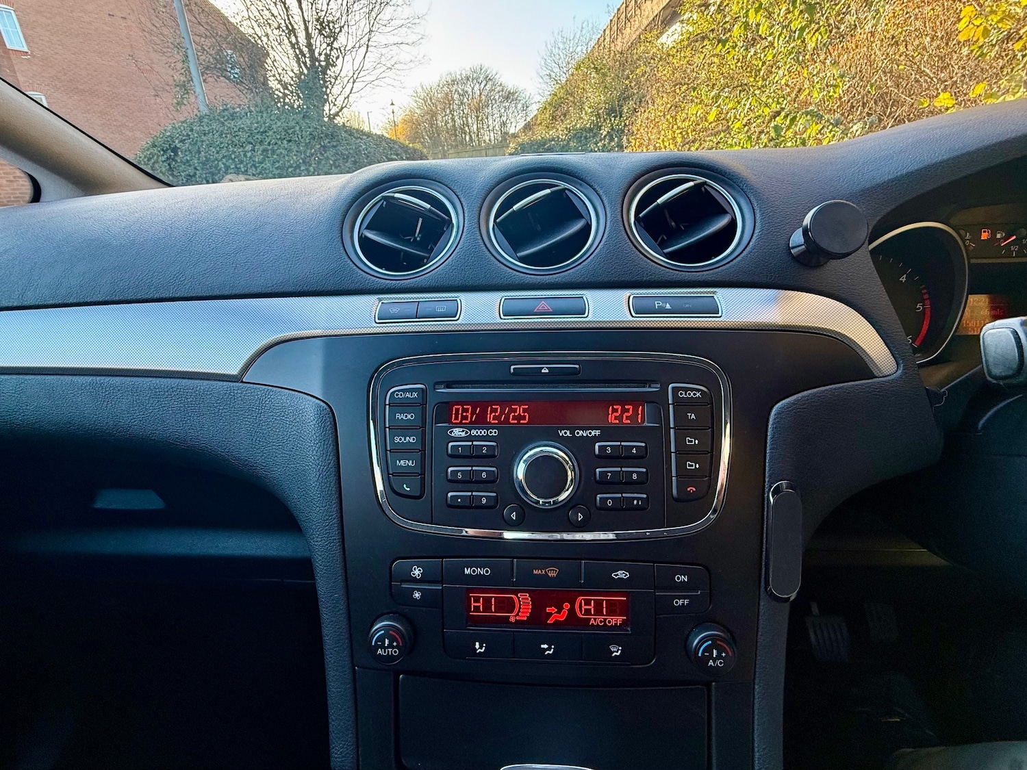 Used Ford S-Max 2013 for sale - 76797221: Photo 19