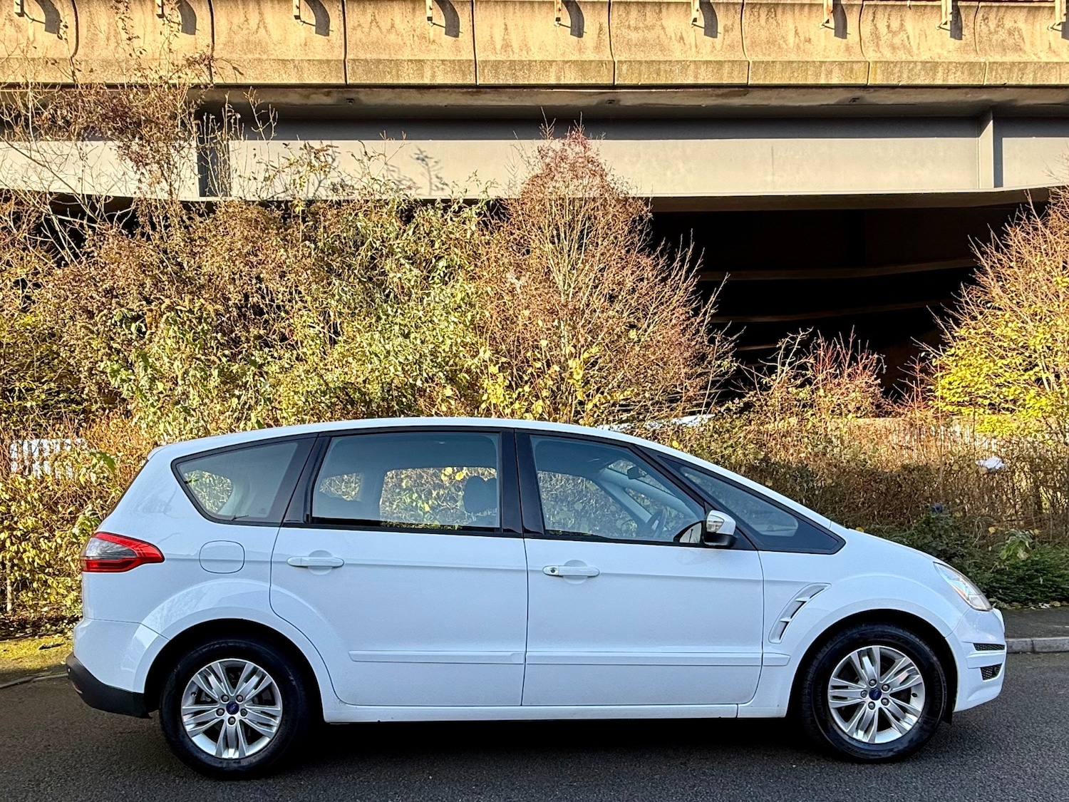 Used Ford S-Max 2013 for sale - 76797221: Photo 2