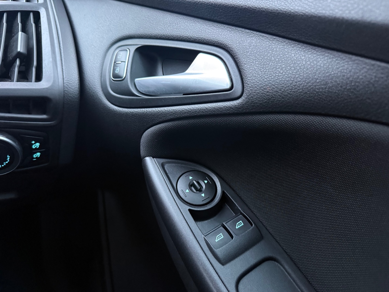 Used Ford Focus 2015 for sale - 76908137: Photo 23