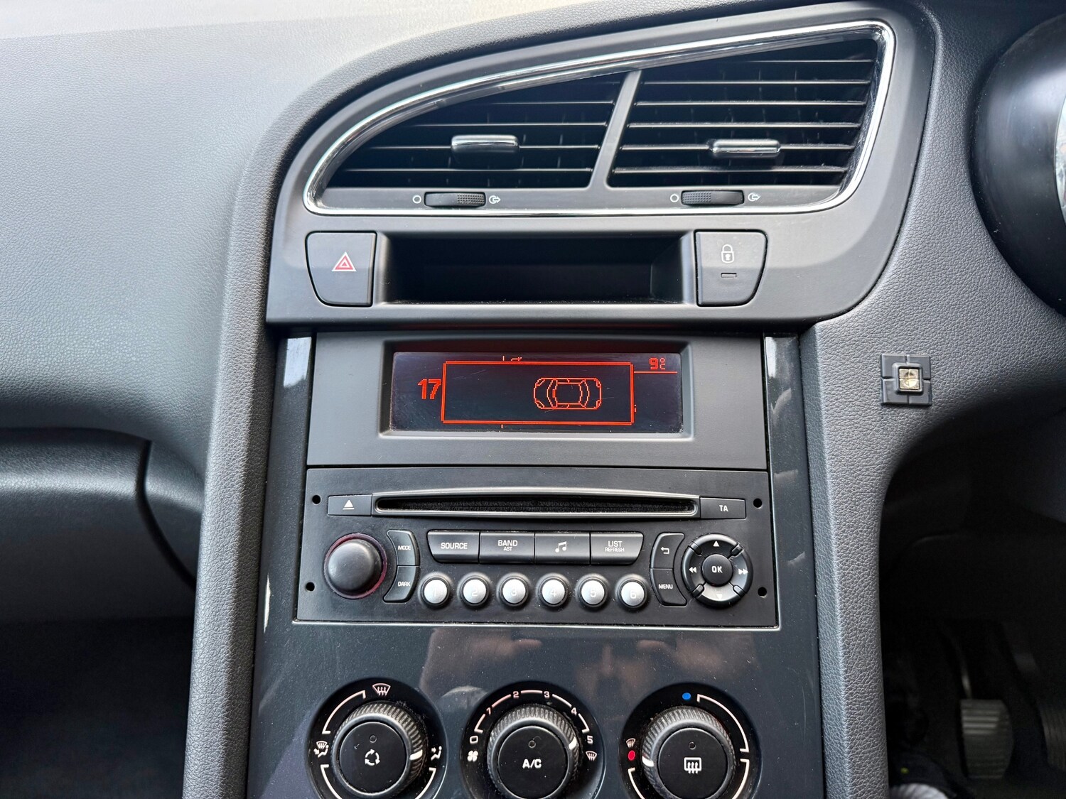 Used Peugeot 5008 2015 for sale - 77819478: Photo 20