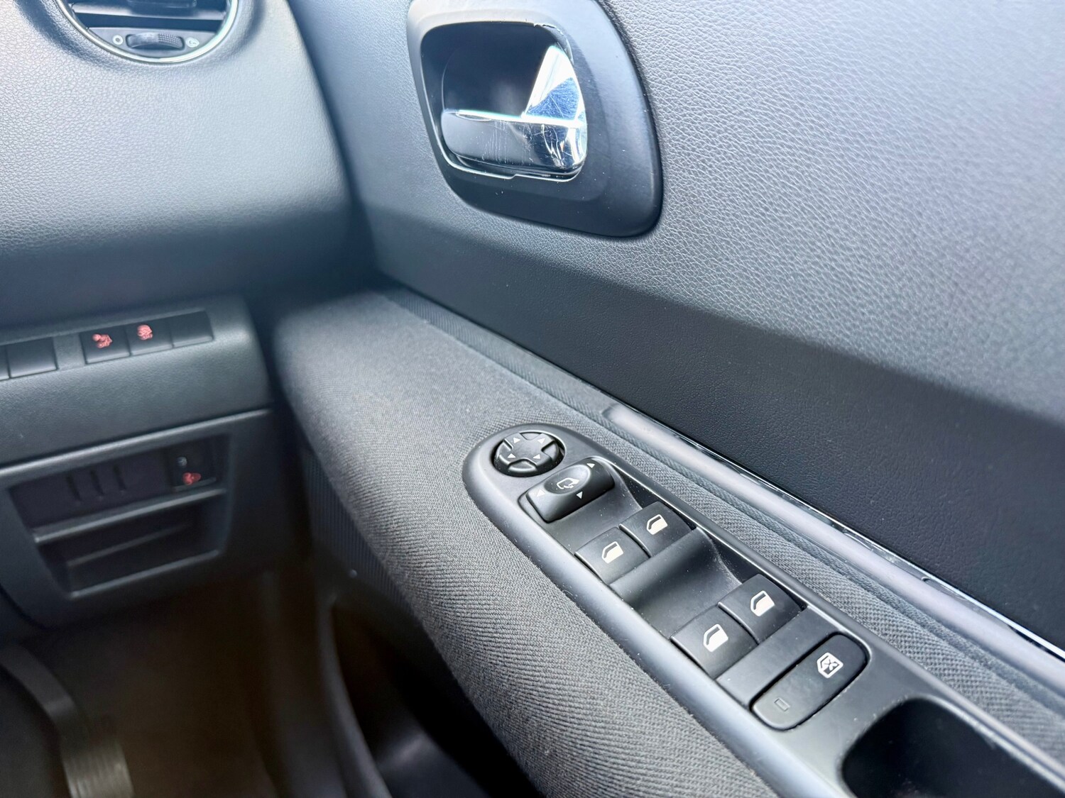 Used Peugeot 5008 2015 for sale - 77819478: Photo 21