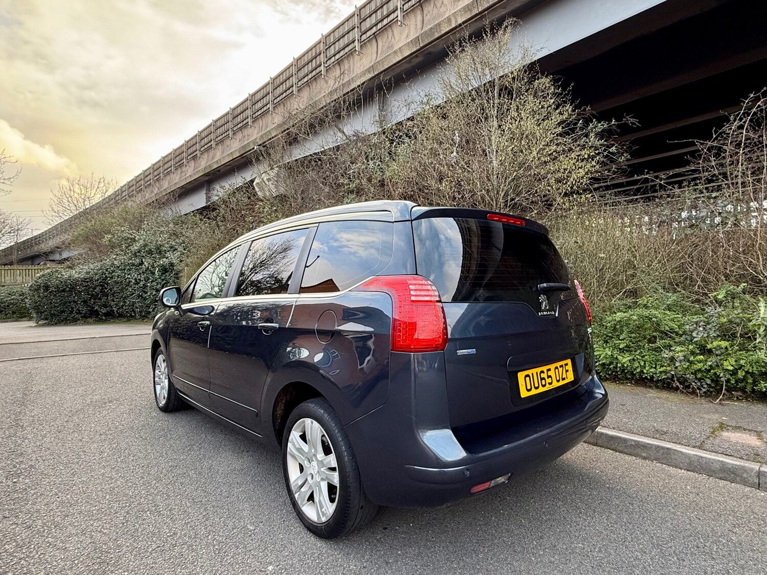 Used Peugeot 5008 2015 for sale - 77819478: Photo 5