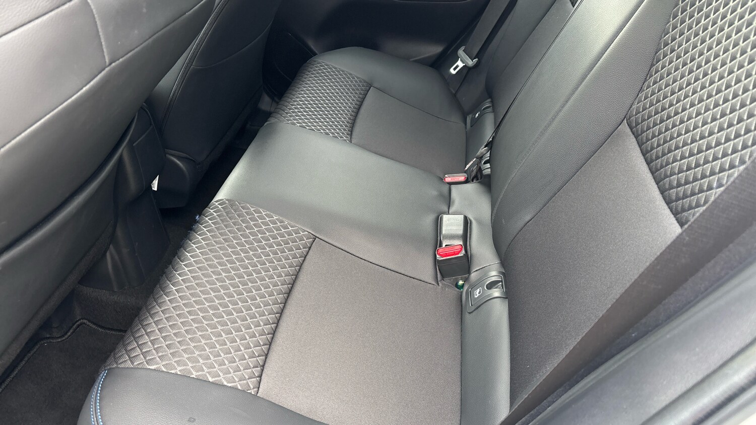 Used Toyota Yaris 2024 for sale - 77494641: Photo 14