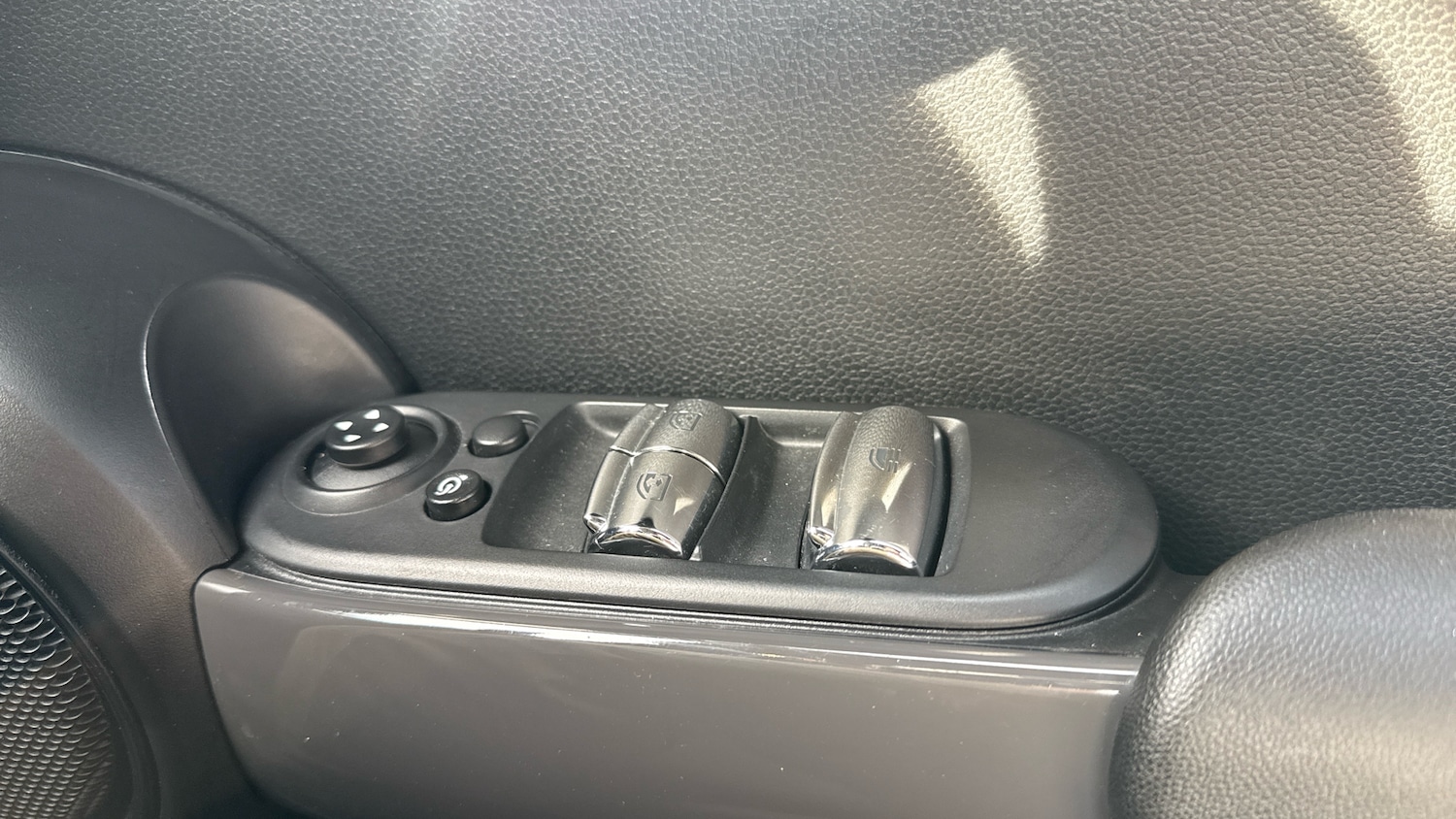 Used MINI Convertible for sale - 75975719: Photo 24