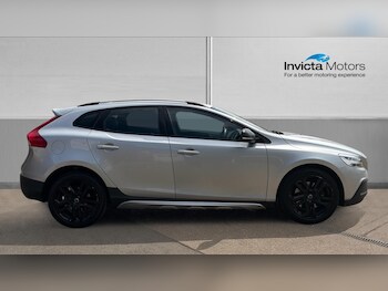 Used Volvo V40 2019 for sale - 78427031: Photo