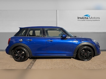 Used MINI Hatch 2019 for sale - 79495108: Photo