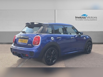 Used MINI Hatch 2019 for sale - 79495108: Photo