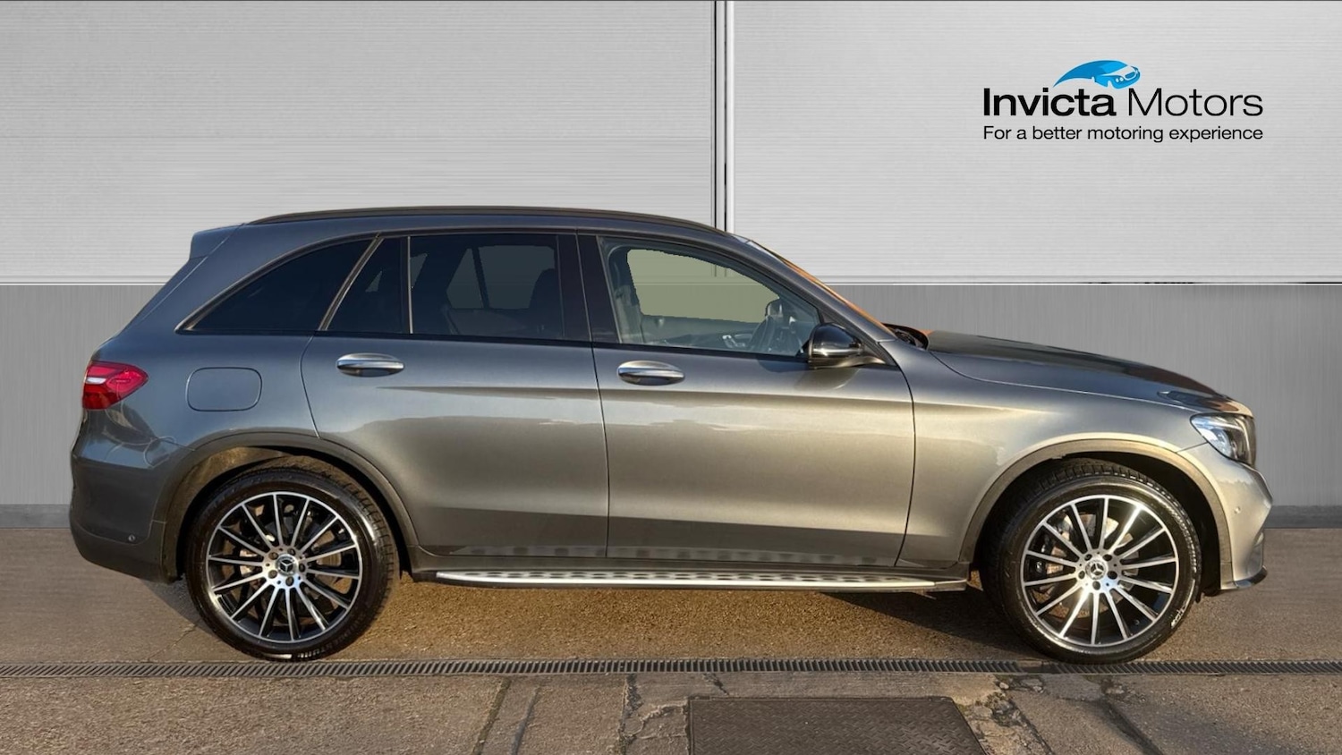 Used Mercedes-Benz GLC 2019 for sale - 77038819: Photo 2