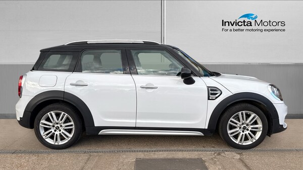Used MINI Countryman 2019 for sale - 75999357: Photo 2