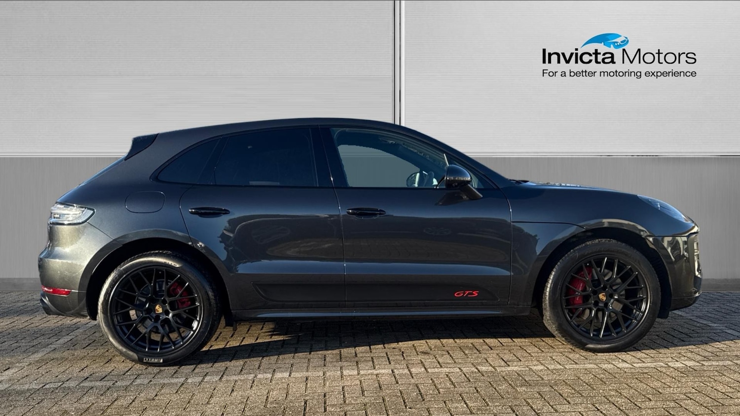 Used Porsche Macan 2021 for sale - 77735632: Photo 2
