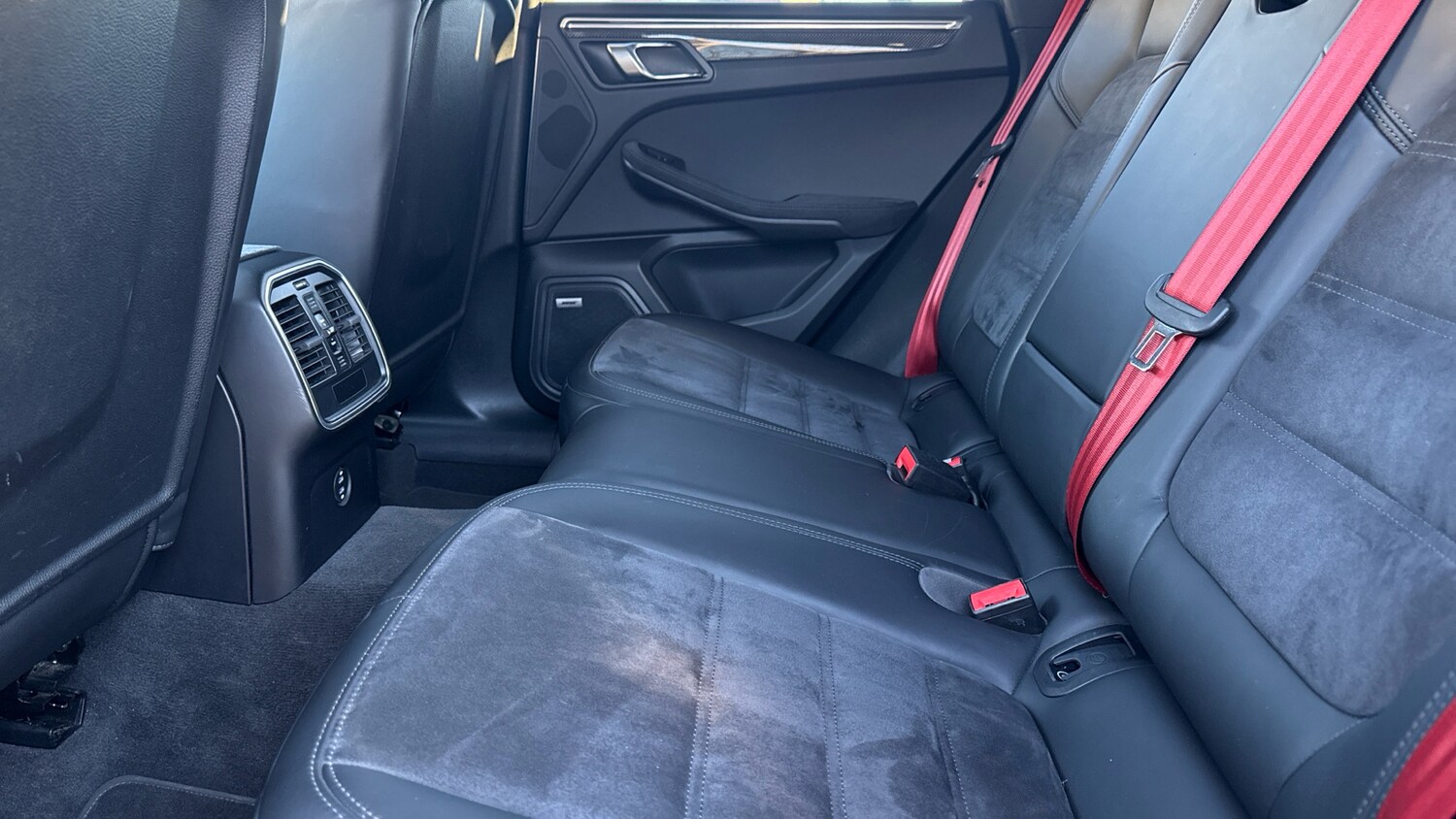 Used Porsche Macan 2021 for sale - 77735632: Photo 21