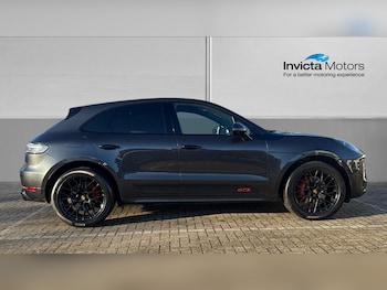 Used Porsche Macan 2021 for sale - 77735632: Photo