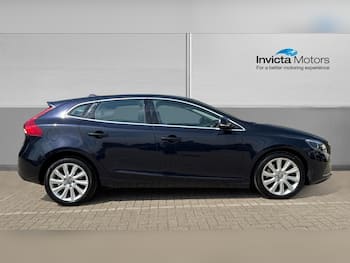 Used Volvo V40 2015 for sale - 79710881: Photo
