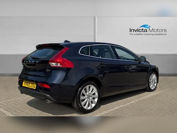 Used Volvo V40 2015 for sale - 79710881: Photo