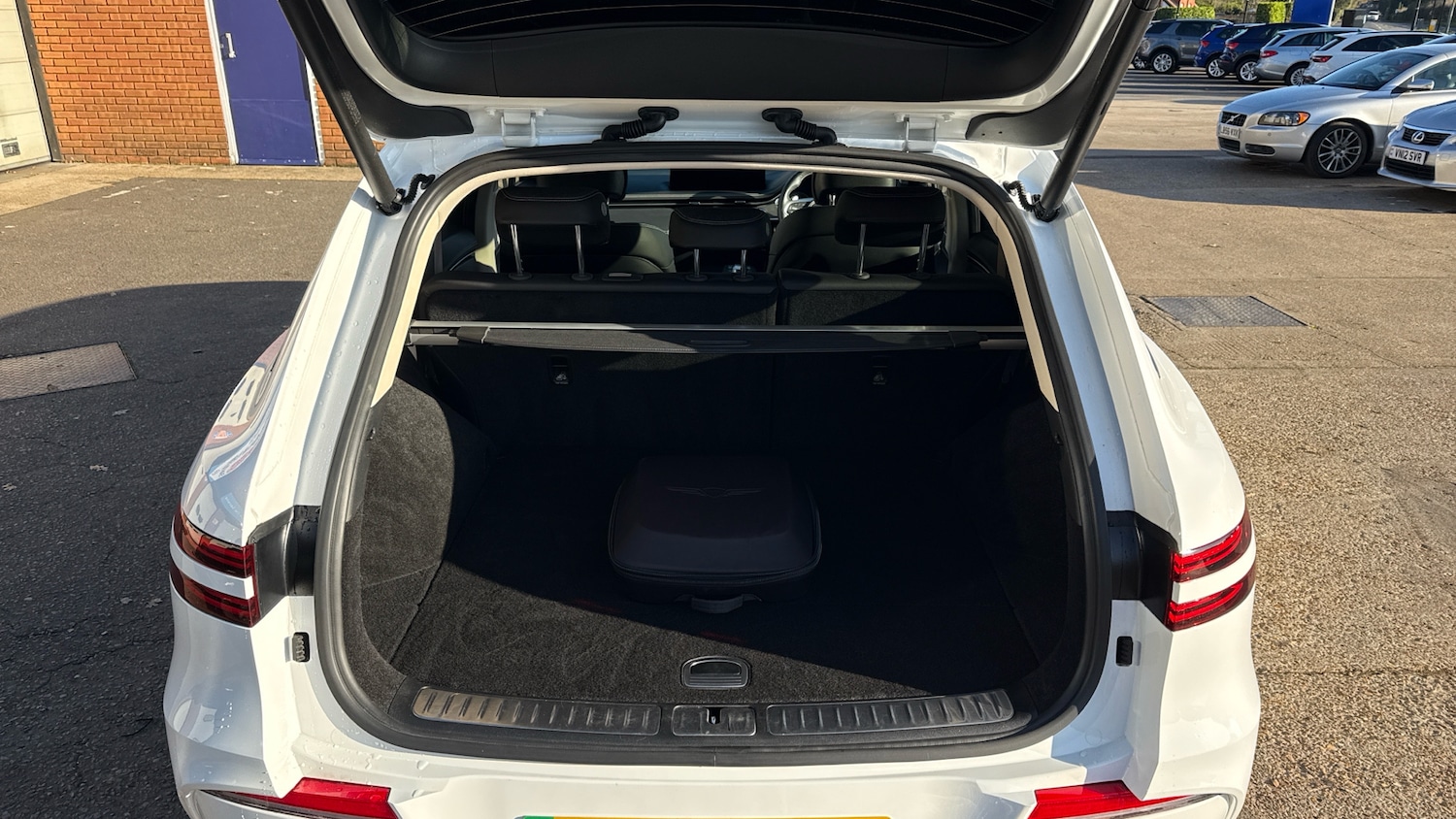 Used Genesis GV70 2023 for sale - 76643227: Photo 15