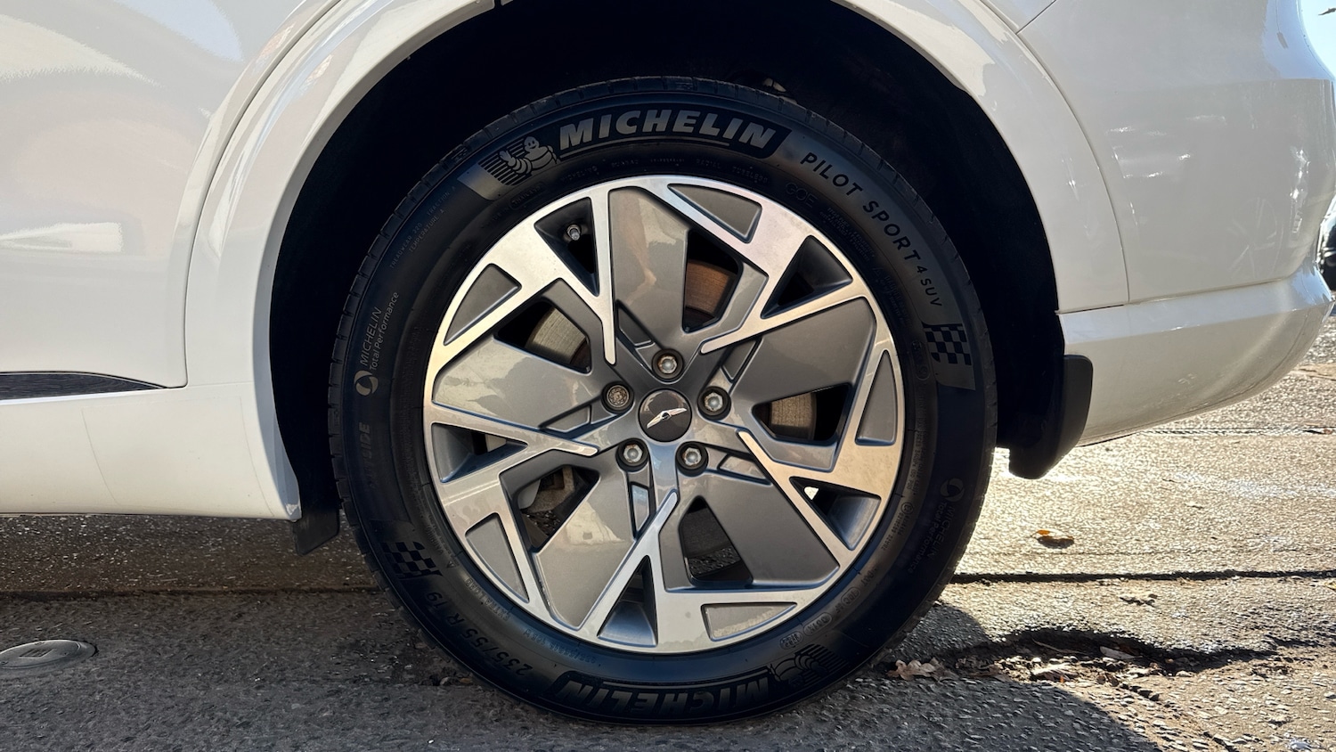 Used Genesis GV70 2023 for sale - 76643227: Photo 18