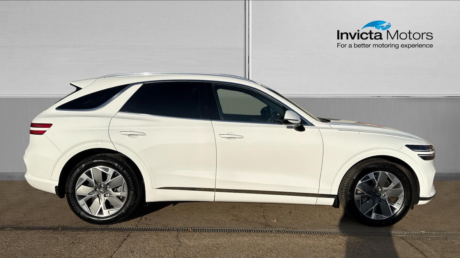 Used Genesis GV70 2023 for sale - 76643227: Photo 2