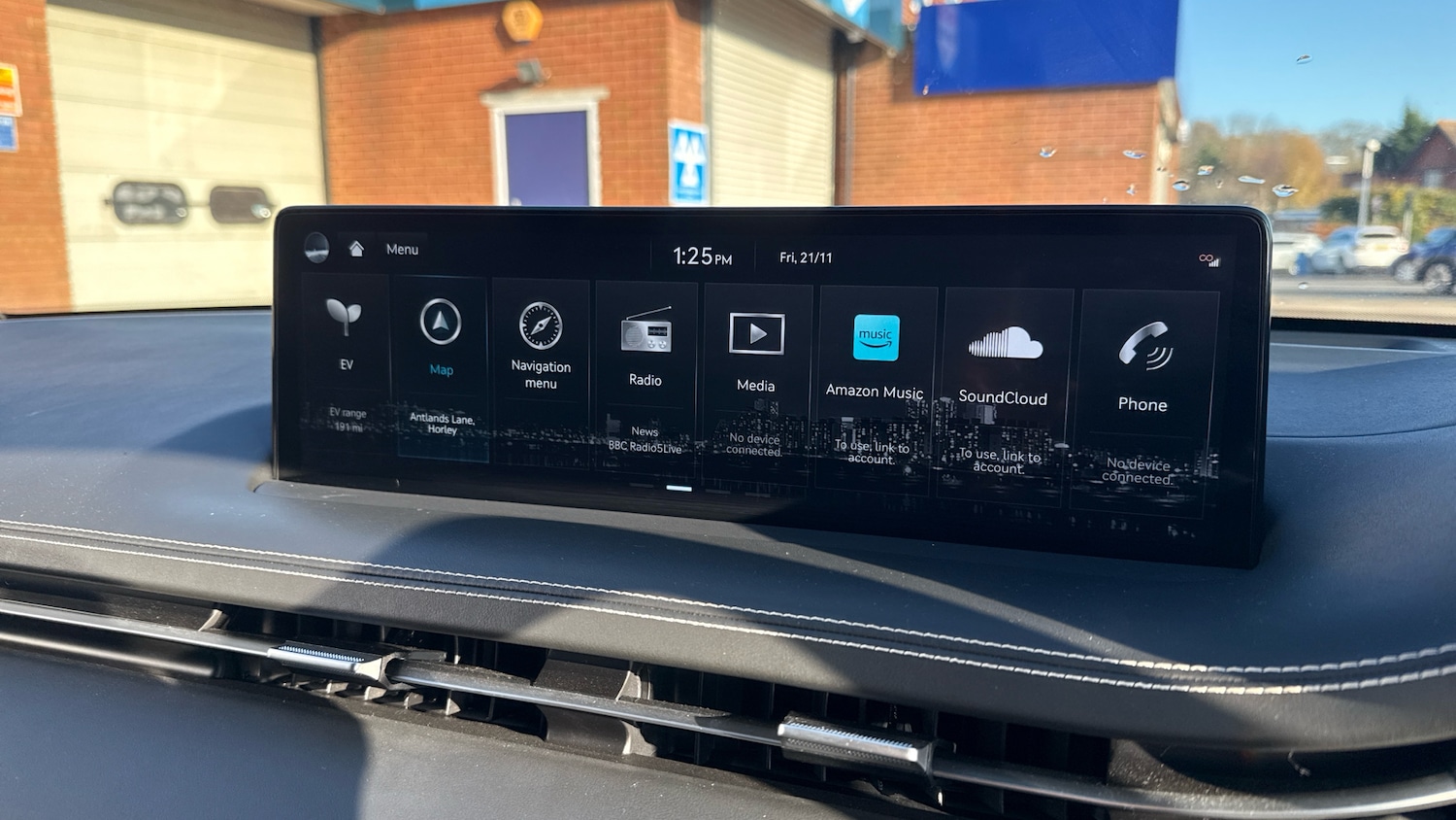 Used Genesis GV70 2023 for sale - 76643227: Photo 25