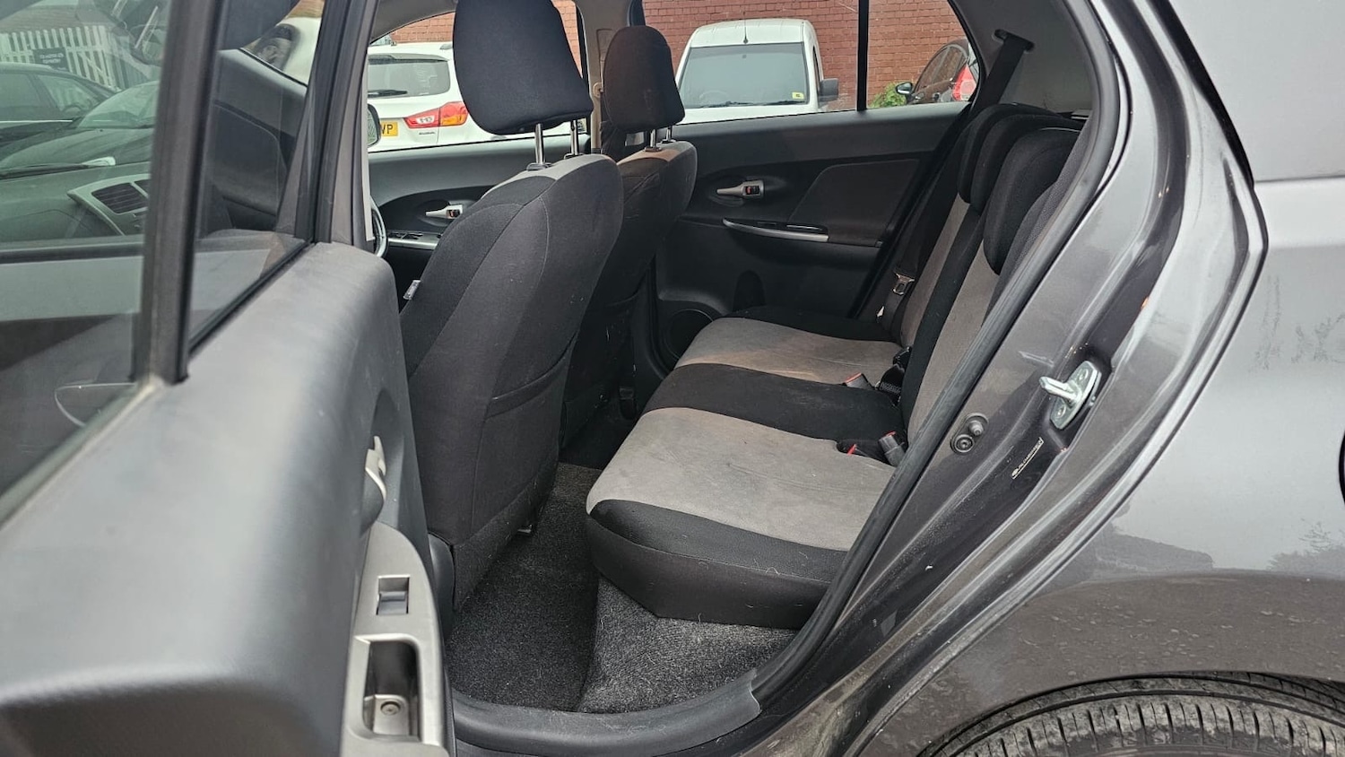 Used Toyota Urbancruiser 2011 for sale - 76268192: Photo 10