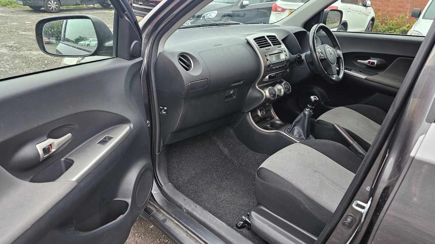 Used Toyota Urbancruiser 2011 for sale - 76268192: Photo 14