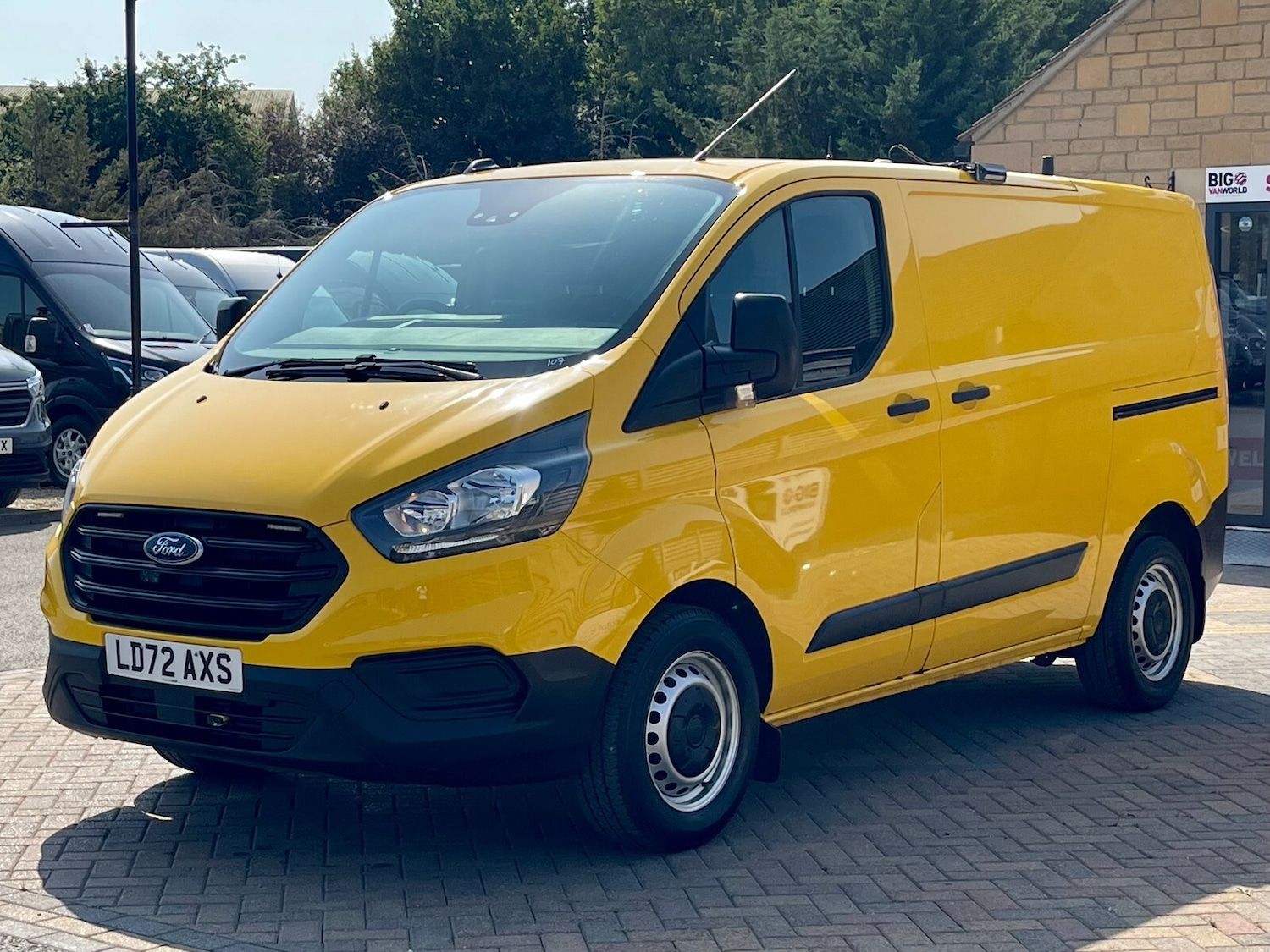 Used Ford Transit Custom 2022 for sale - 76868879: Photo 11