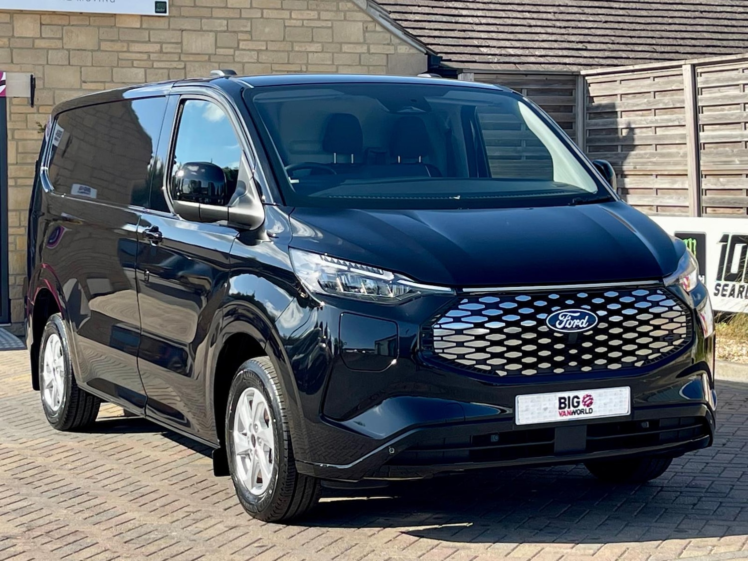 Used Ford Transit Custom 2024 for sale - 76870940: Photo 4