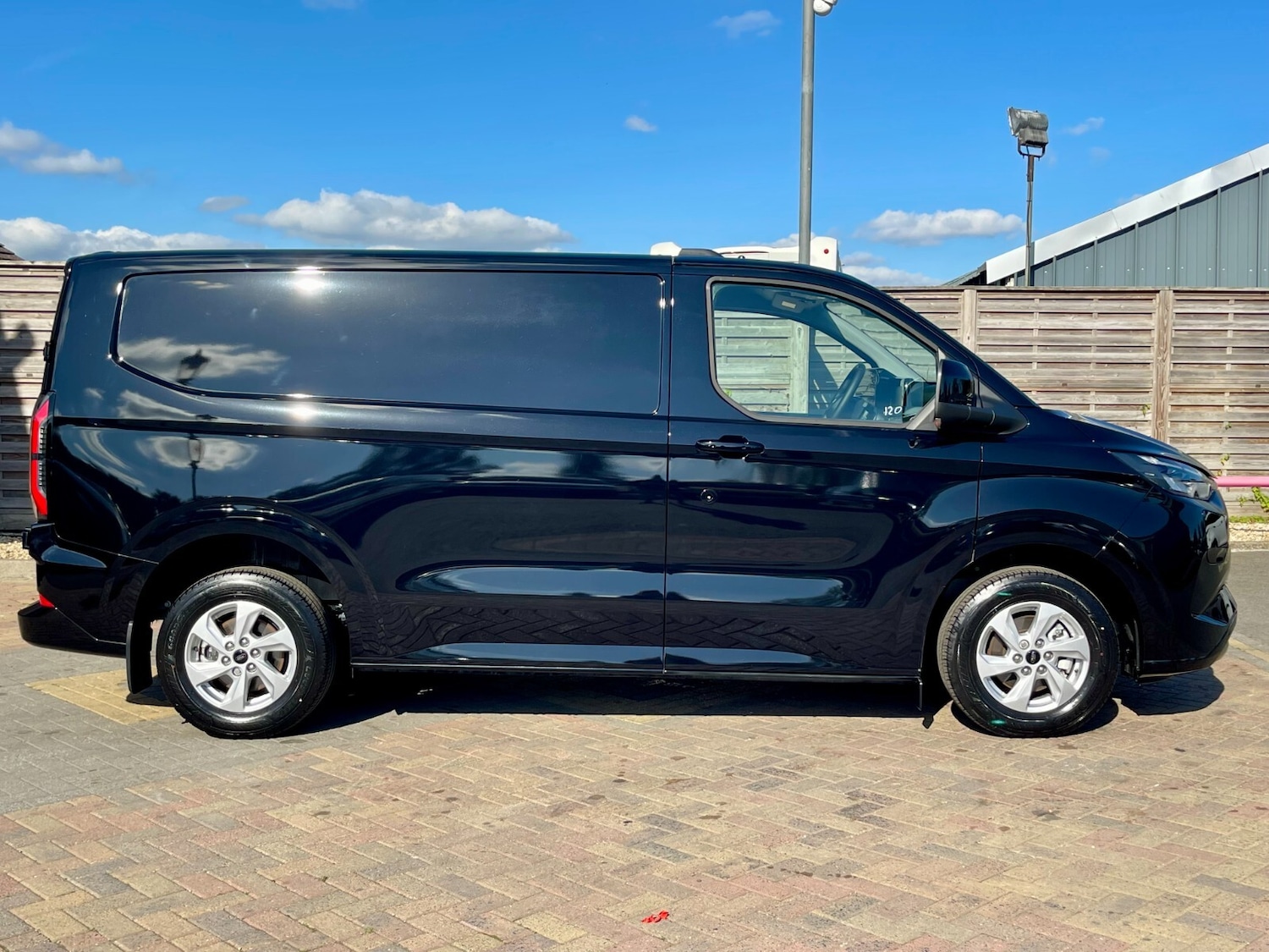Used Ford Transit Custom 2024 for sale - 76870940: Photo 5