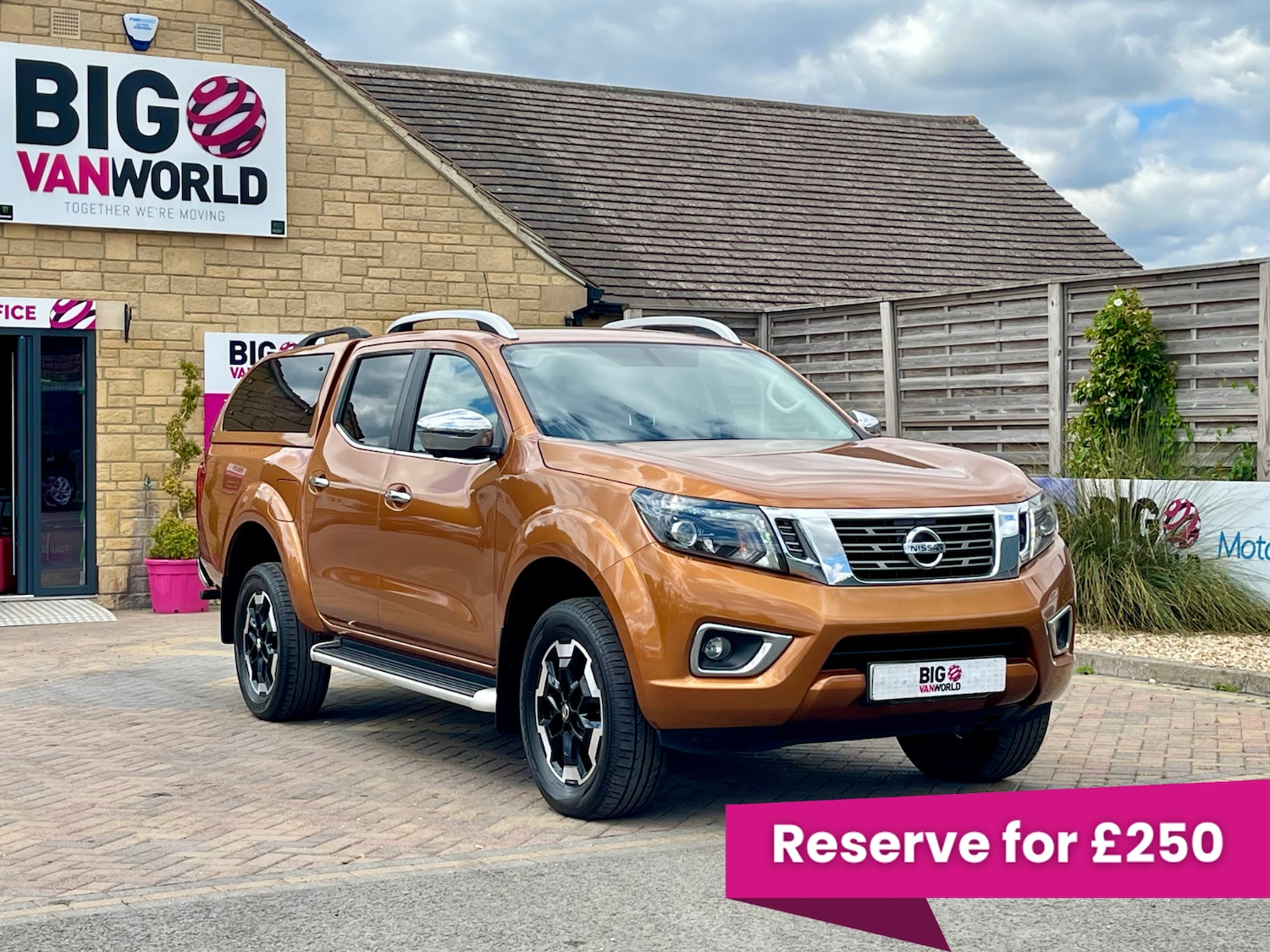 Used Nissan Navara 2021 for sale - 76466336: Photo 1