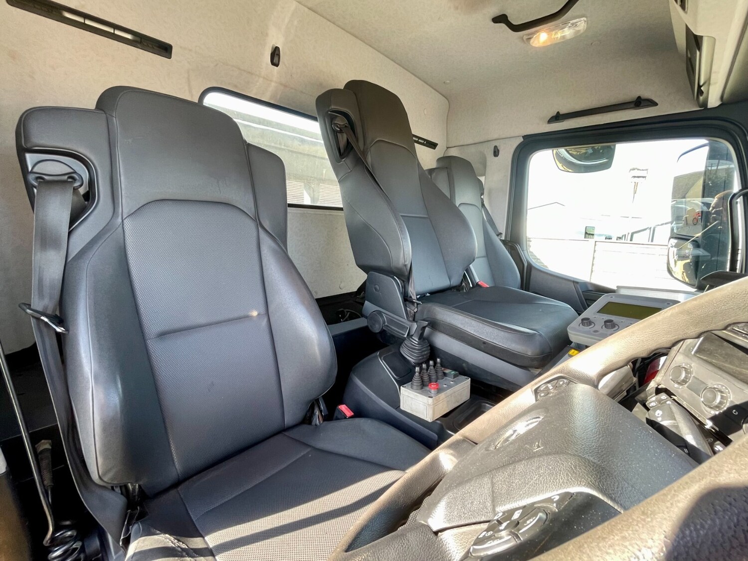 Used Mercedes-Benz AROCS 2015 for sale - 76117054: Photo 13
