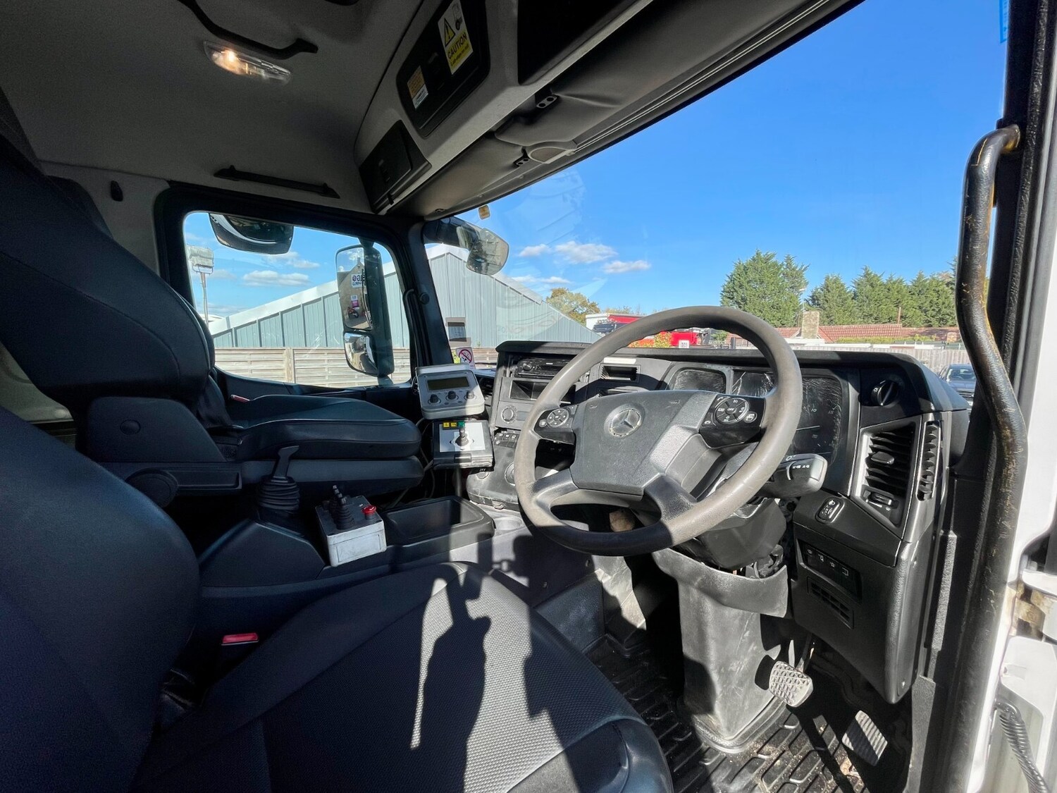 Used Mercedes-Benz AROCS 2015 for sale - 76117054: Photo 14