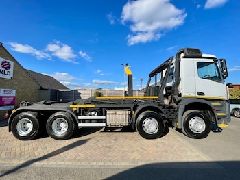 Used Mercedes-Benz AROCS 2015 for sale - 76117054: Photo