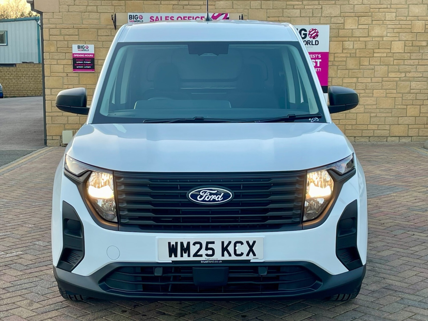 Used Ford Transit Courier 2025 for sale - 77010544: Photo 11