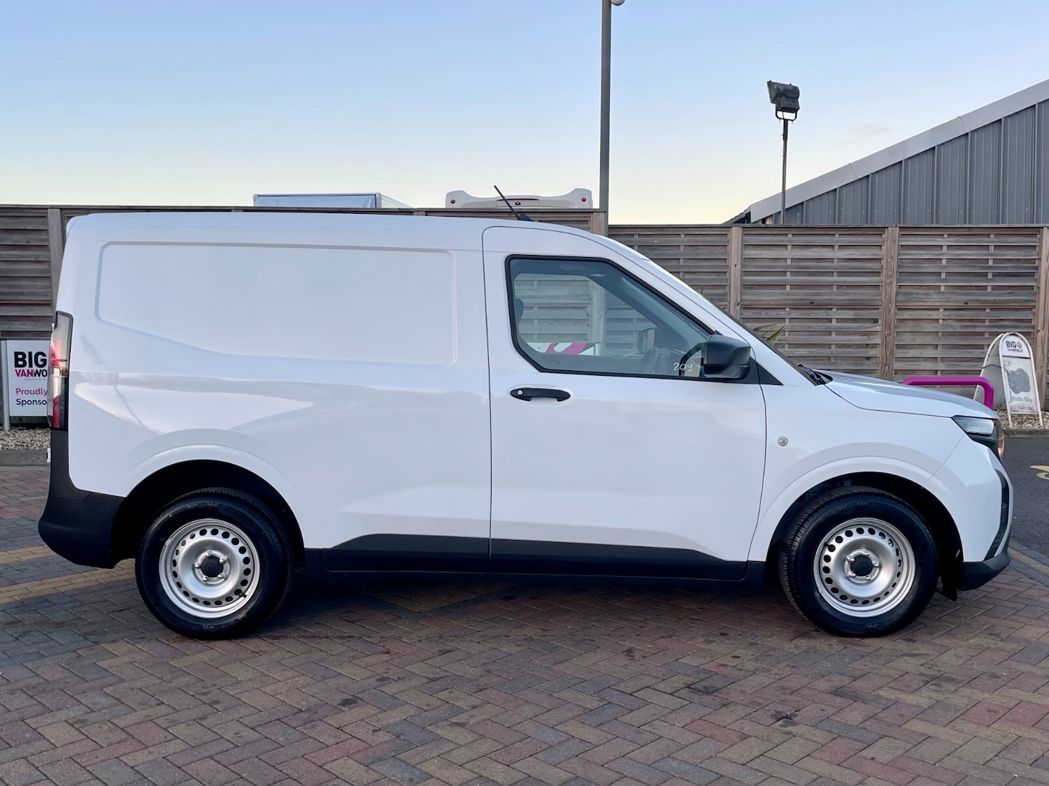 Used Ford Transit Courier 2025 for sale - 77010544: Photo 5