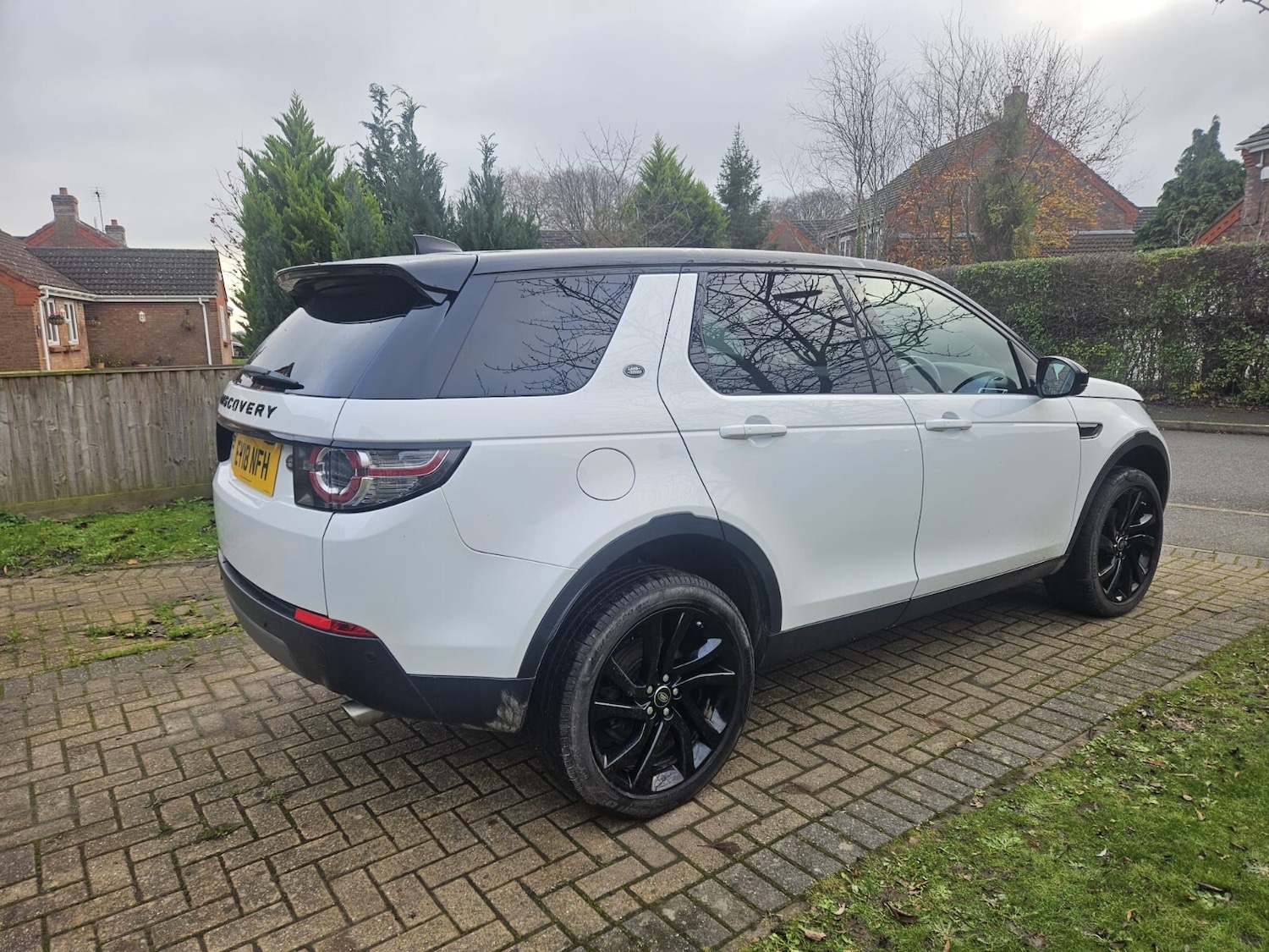 Used Land Rover Discovery Sport 2018 for sale - 76709529: Photo 4