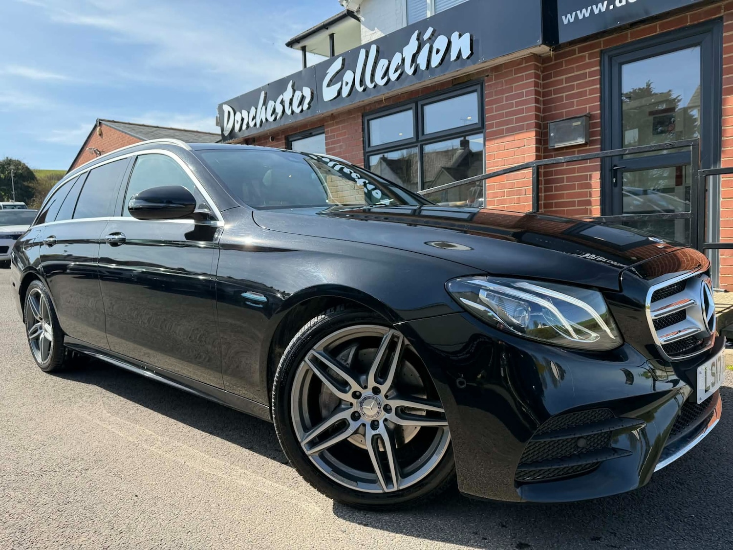 Used Mercedes-Benz E Class 2017 for sale - 77980201: Photo 2