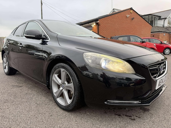 Used Volvo V40 2025 for sale - 76249334: Photo 2