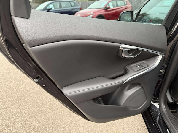 Used Volvo V40 2025 for sale - 76249334: Photo 34