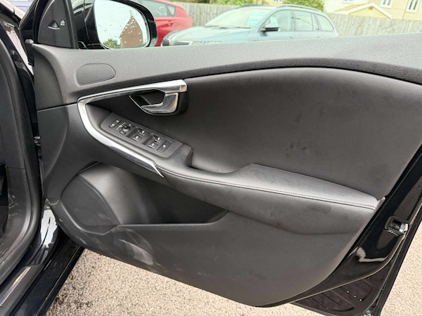 Used Volvo V40 2025 for sale - 76249334: Photo 35