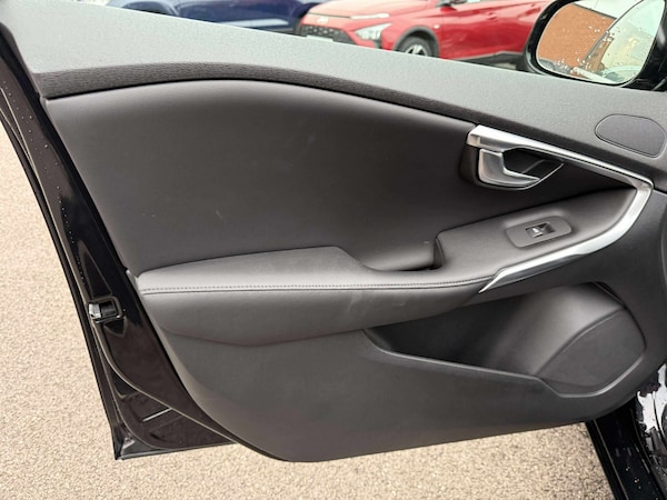 Used Volvo V40 2025 for sale - 76249334: Photo 36