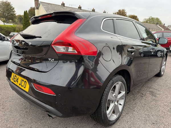 Used Volvo V40 2025 for sale - 76249334: Photo 4