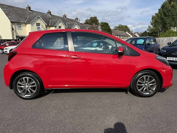 Used Toyota Yaris 2015 for sale - 75428975: Photo
