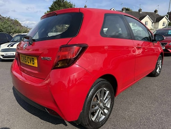 Used Toyota Yaris 2015 for sale - 75428975: Photo