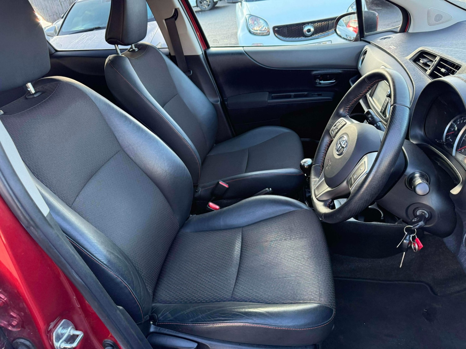 Used Toyota Yaris 2012 for sale - 77028316: Photo 11