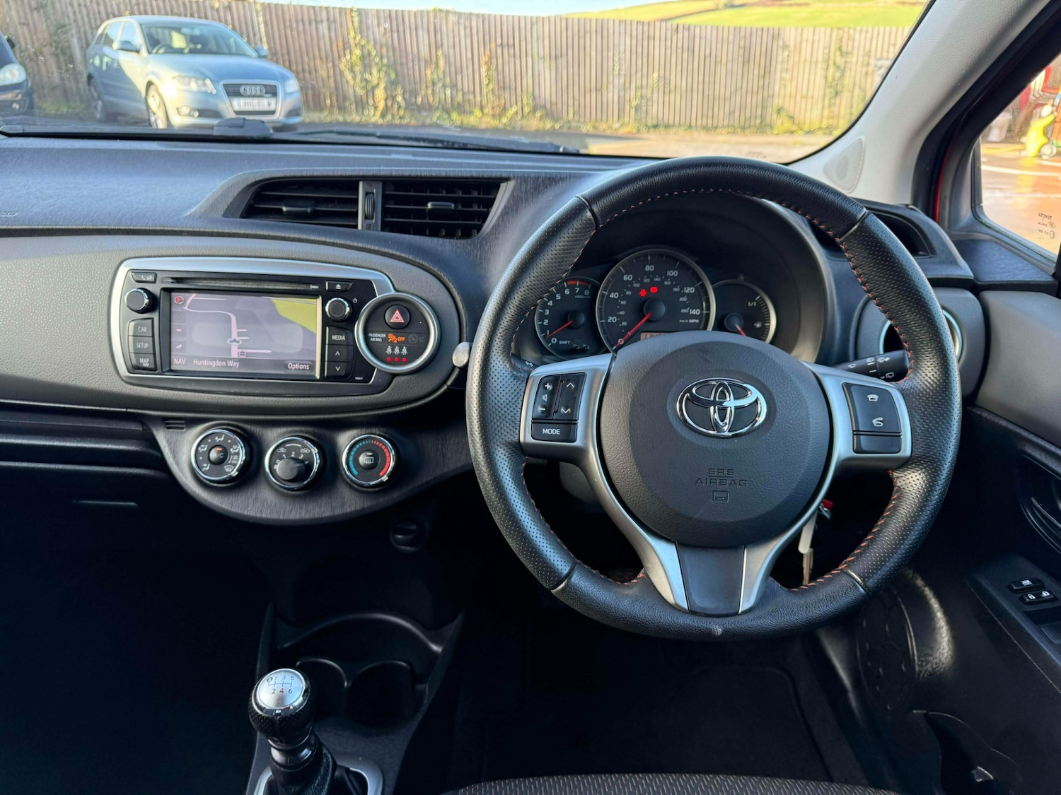 Used Toyota Yaris 2012 for sale - 77028316: Photo 13