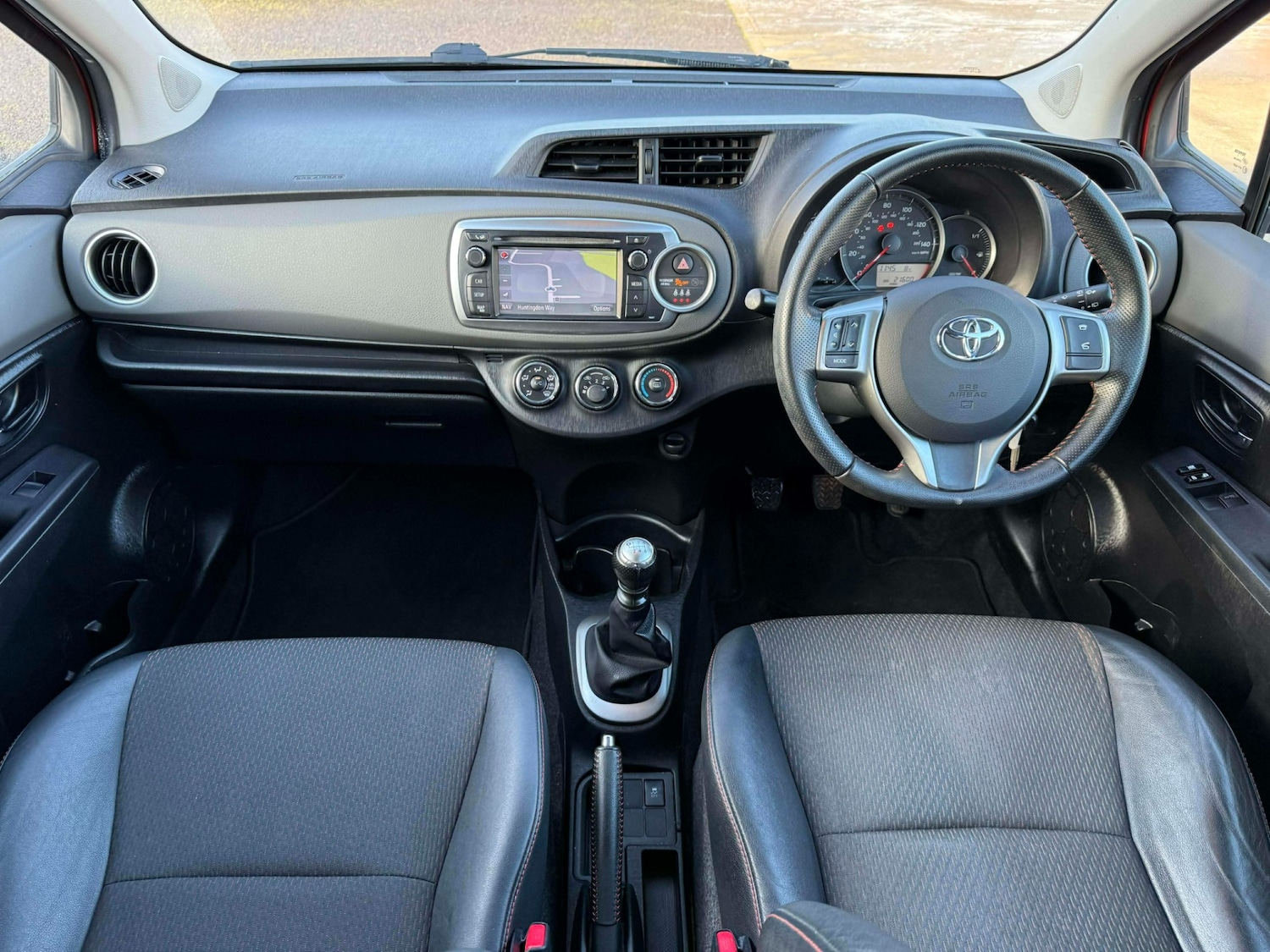 Used Toyota Yaris 2012 for sale - 77028316: Photo 16