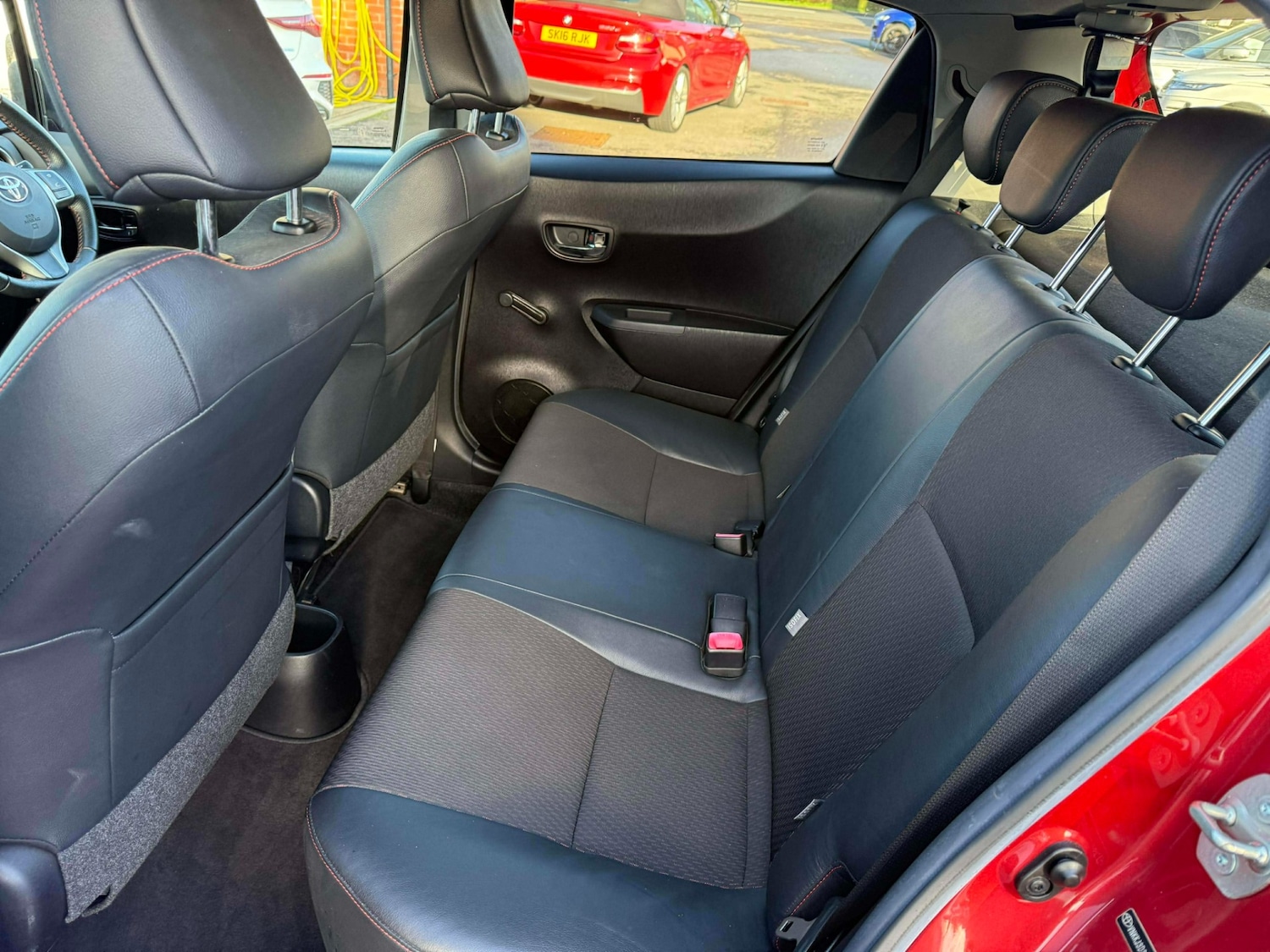 Used Toyota Yaris 2012 for sale - 77028316: Photo 17