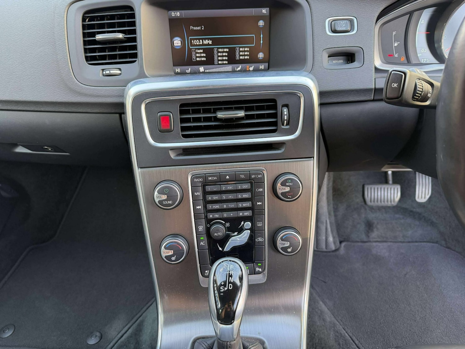 Used Volvo V60 2014 for sale - 76242807: Photo 14