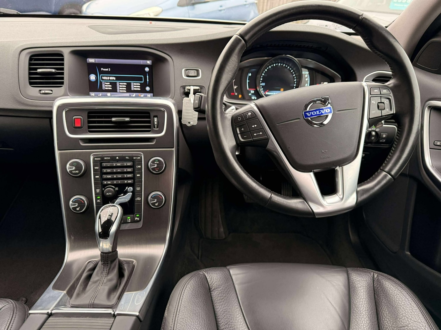 Used Volvo V60 2014 for sale - 76242807: Photo 15