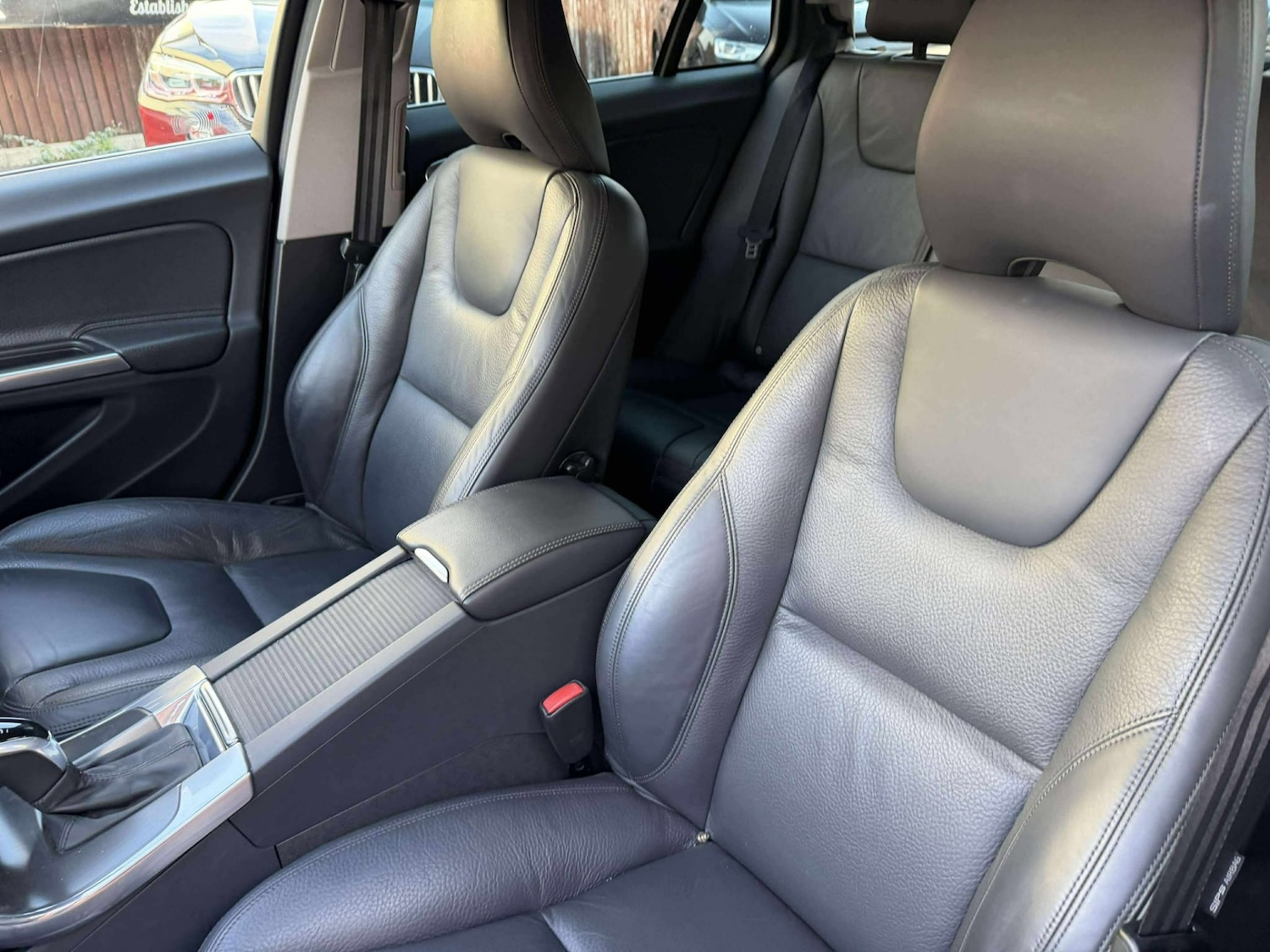 Used Volvo V60 2014 for sale - 76242807: Photo 19