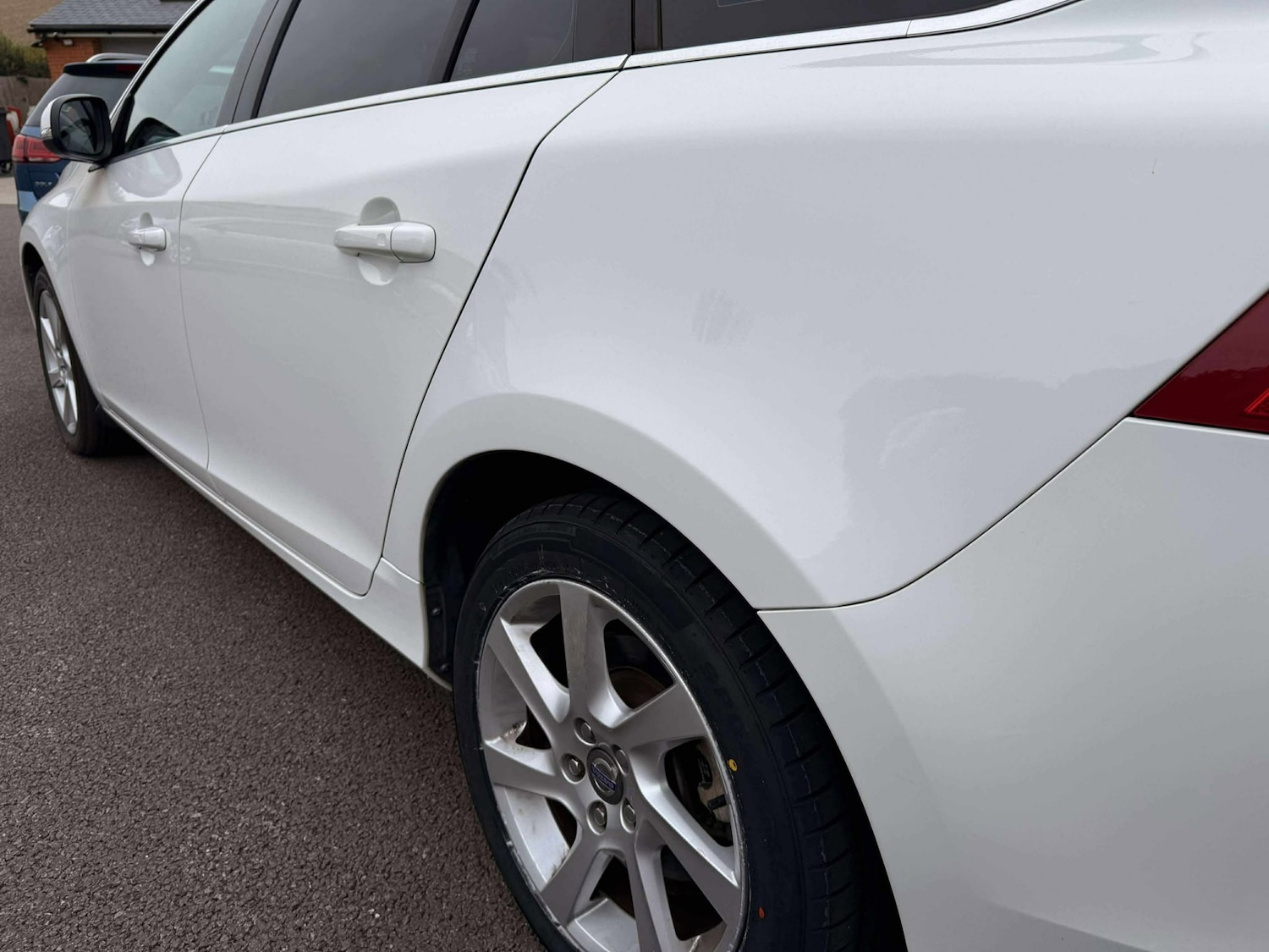 Used Volvo V60 2014 for sale - 76242807: Photo 29